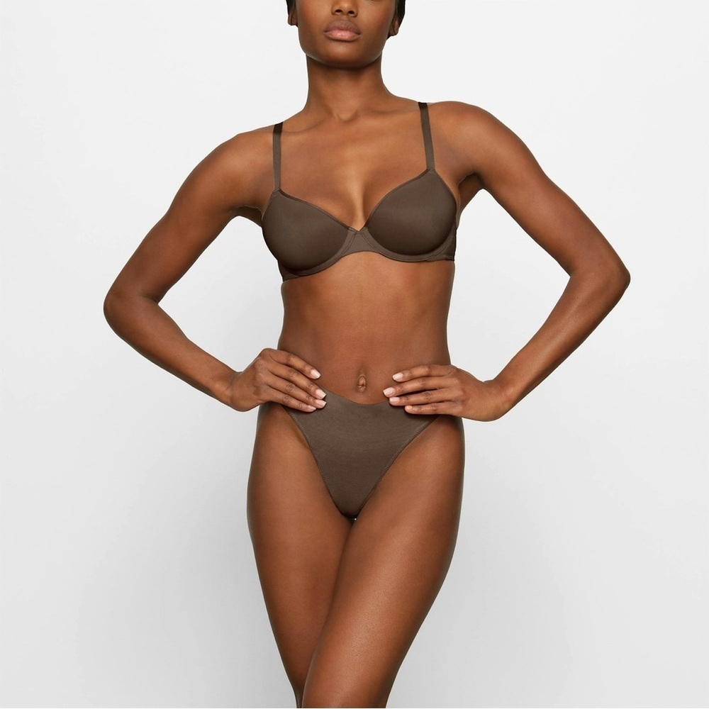 Skims |‎ Demi Bra Brown Chocolate Size 30C Medium Coverage